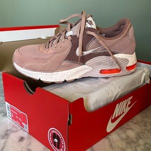 Women’s Nike air max excee